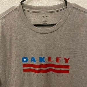 Oakley t shirt